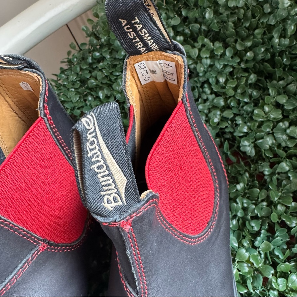 Blundstone Unisex Men's 6.5 (stamped on sole) Women's 8.5 VOLTAN Black/Red NEW - Picture 3 of 9